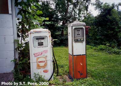 Shell and Gulf pumps